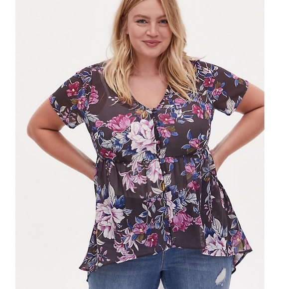 π Torrid NWT Chiffon Babydoll Top